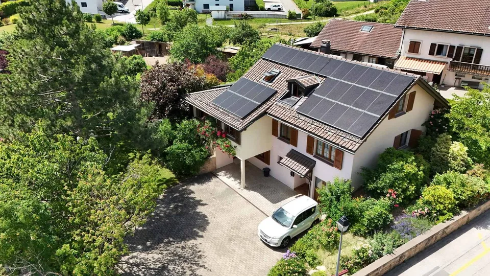 Grande maison individuelle dans son écrin de verdure