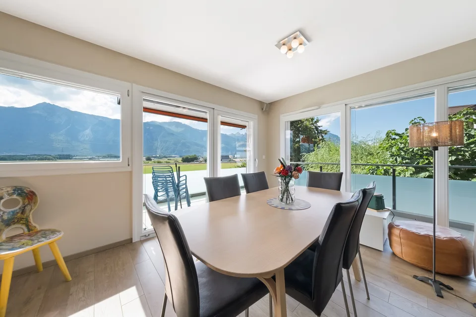 WOHNUNG MIT 4,5 ZIMMERN - PANORAMABLICK - GARAGE - EXKLUSIV
