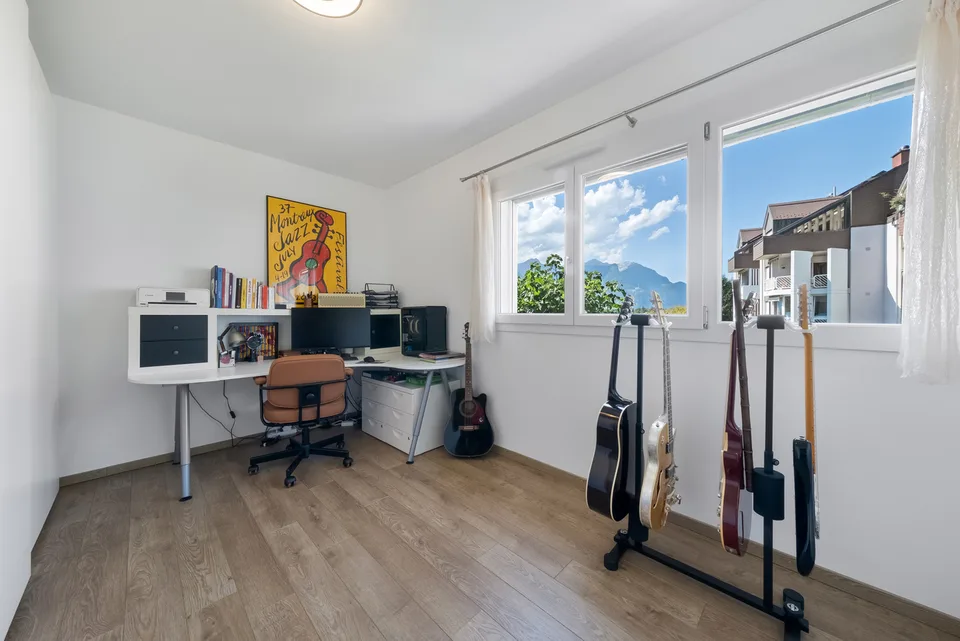 WOHNUNG MIT 4,5 ZIMMERN - PANORAMABLICK - GARAGE - EXKLUSIV