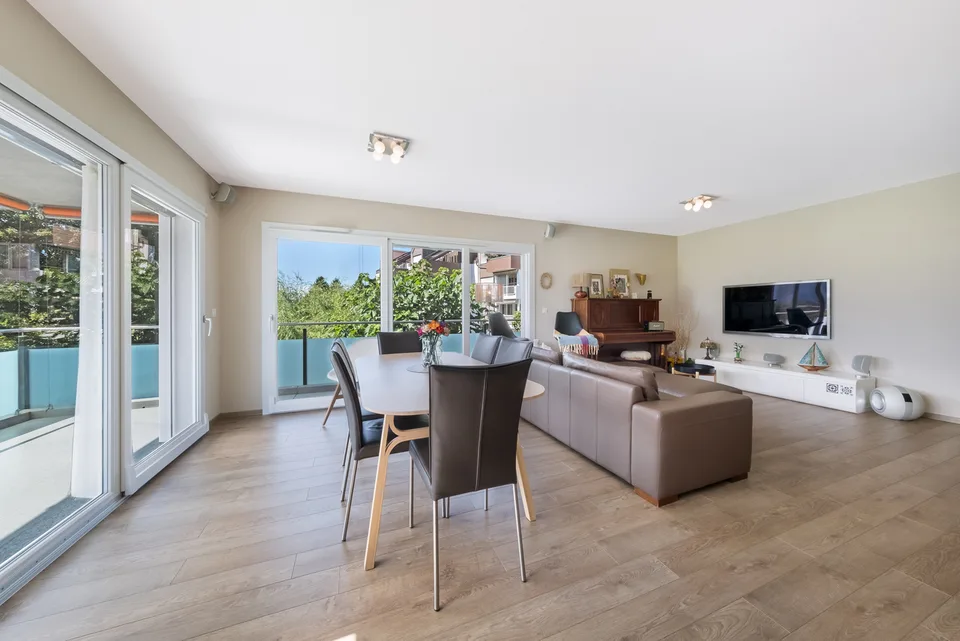 WOHNUNG MIT 4,5 ZIMMERN - PANORAMABLICK - GARAGE - EXKLUSIV