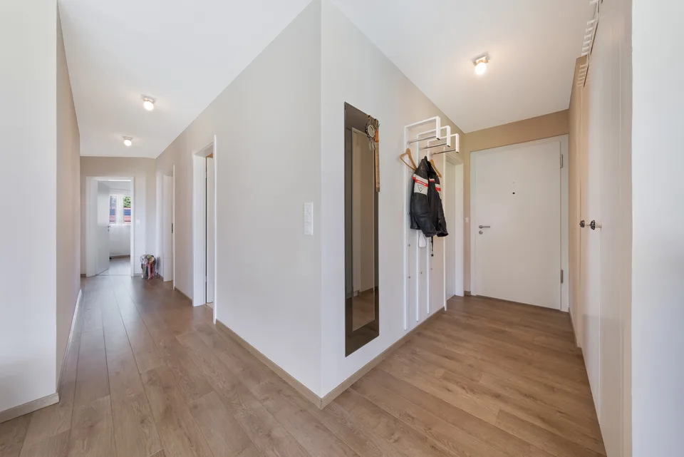 WOHNUNG MIT 4,5 ZIMMERN - PANORAMABLICK - GARAGE - EXKLUSIV