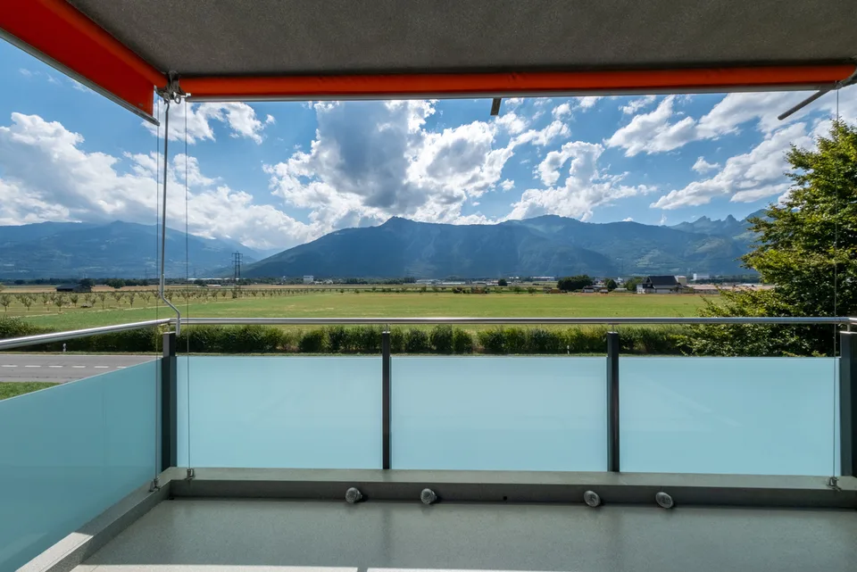 WOHNUNG MIT 4,5 ZIMMERN - PANORAMABLICK - GARAGE - EXKLUSIV