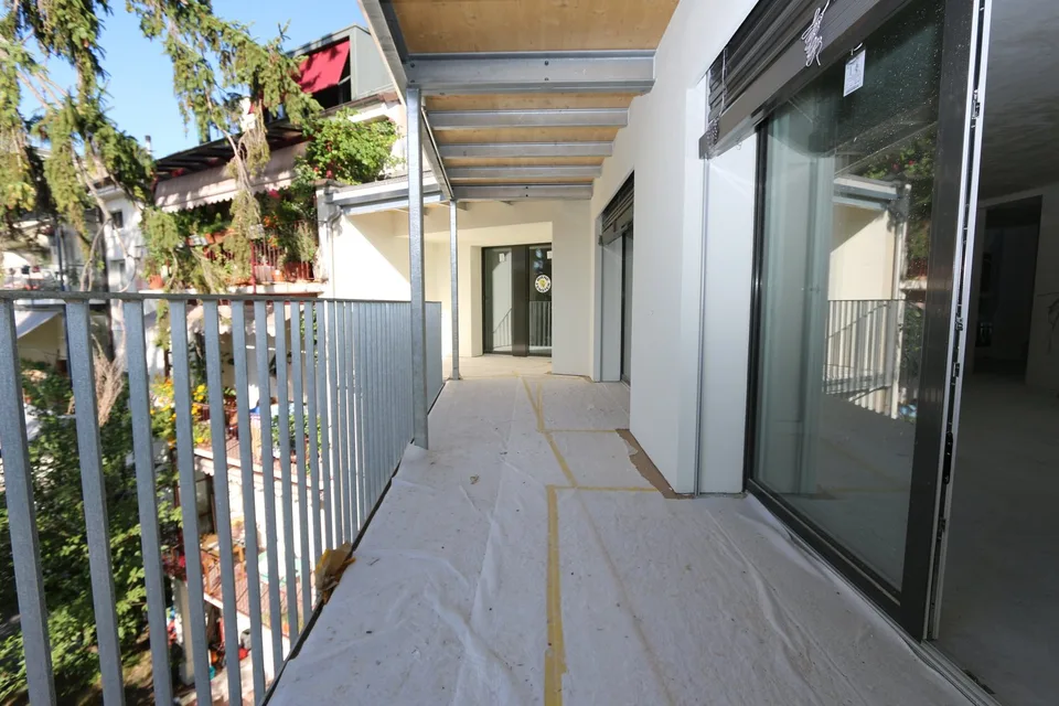Exclusive 4.5-room apartment on the city border in Birsfelden - after complete core renovation