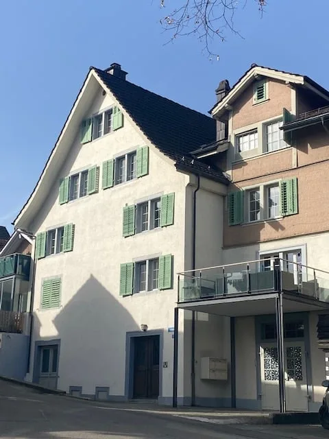 Charmante 2.5-Zimmer-Wohnung in Wädenswil – Altbau, gepflegt und ruhig gelegen