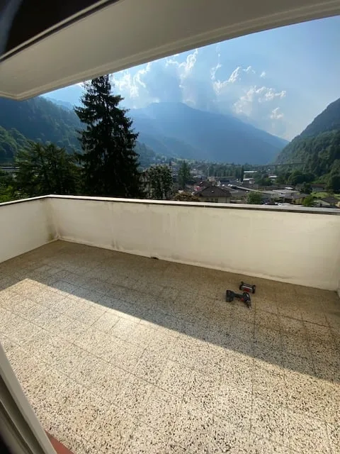 Appartement 3.5 pièces avec balcon et vue panoramique à Faido