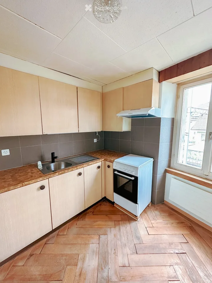 Renoviert, hell, zentral: 2-Zimmer-Wohnung ab 01.09. frei