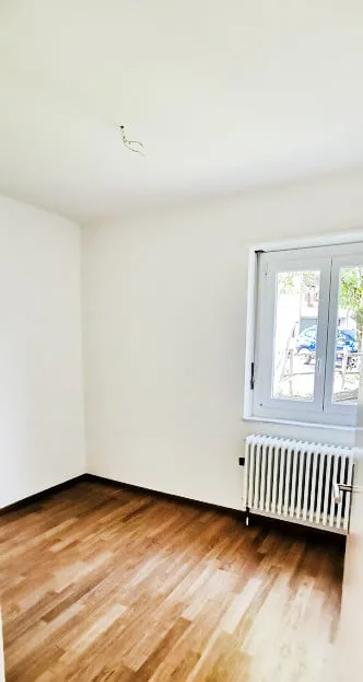 Casa 5,5 locali in fase di ristrutturazione con camino e terrazza.
