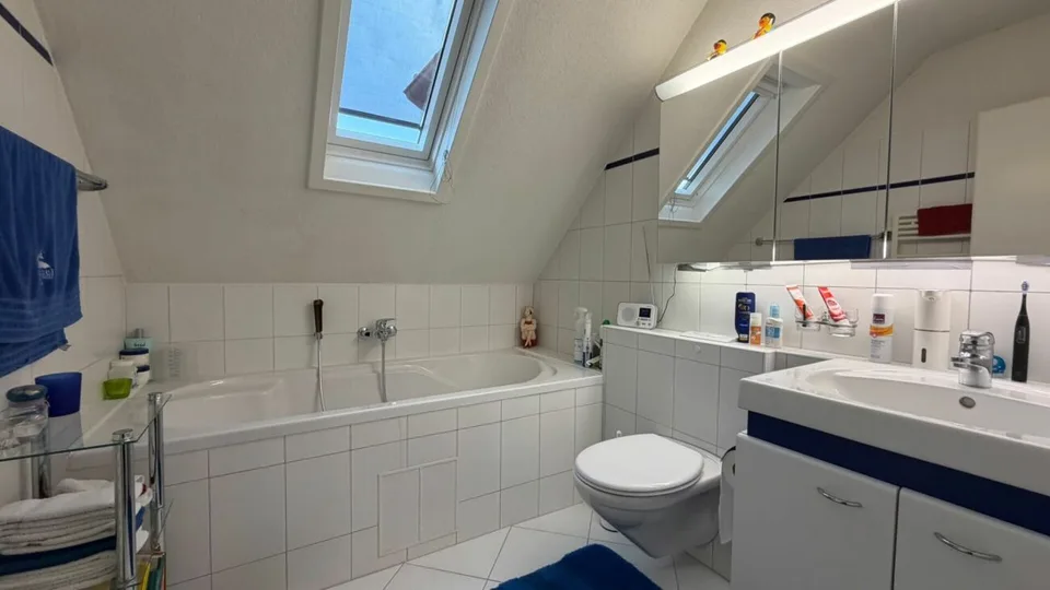 House with 6.5-room maisonette and rented 3-room apartment
