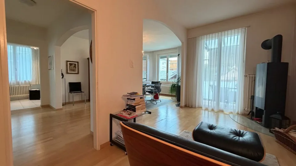 House with 6.5-room maisonette and rented 3-room apartment