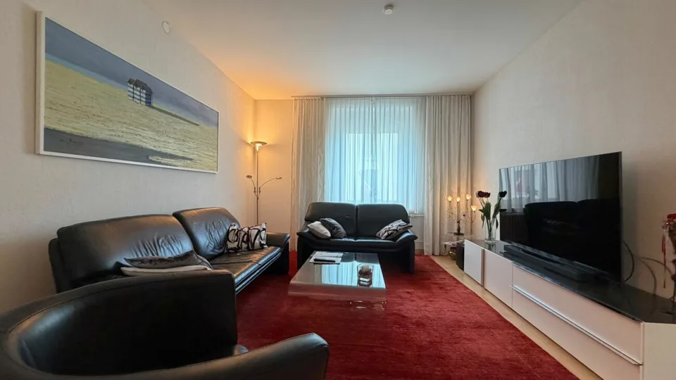 House with 6.5-room maisonette and rented 3-room apartment