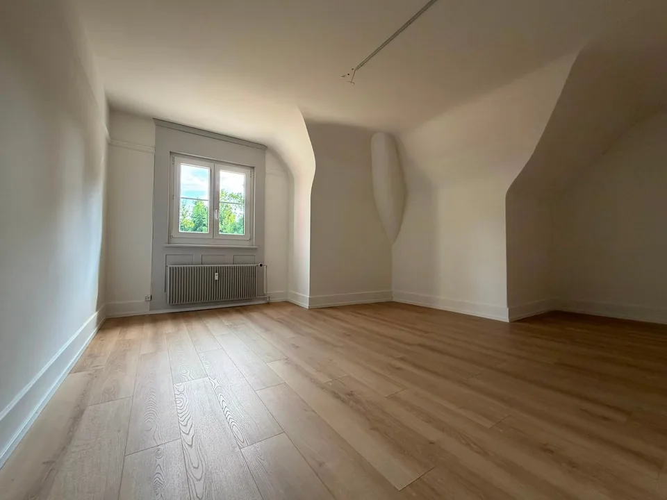 Charmante 4.5-Zimmer-Dachwohnung in Wängi – sofort verfügbar!