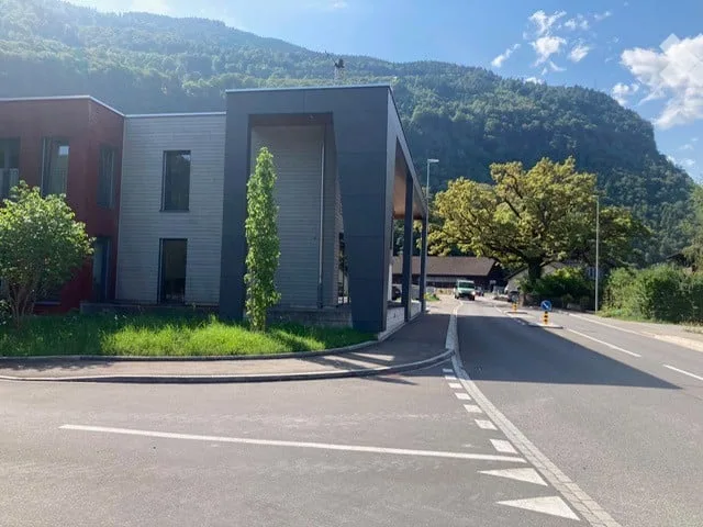 Helles Büro zu vermieten in Mollis, GL