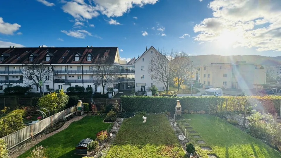 Maison de rang de 5,5 pièces avec jardin et garage - à rénover