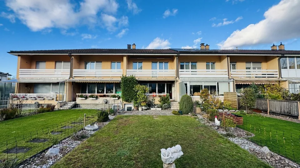 Maison de rang de 5,5 pièces avec jardin et garage - à rénover
