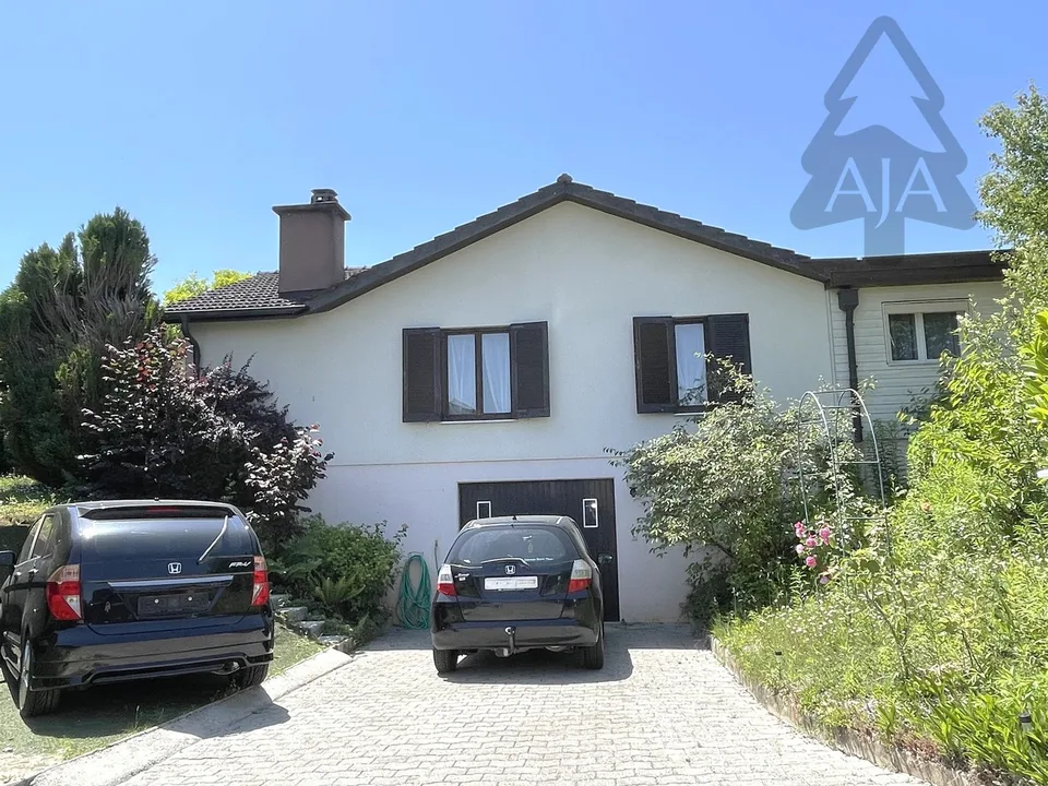 Marin-Epagnier (Latena, à deux pas du Lac), très belle villa ind. de 5,5 p. avec jardin