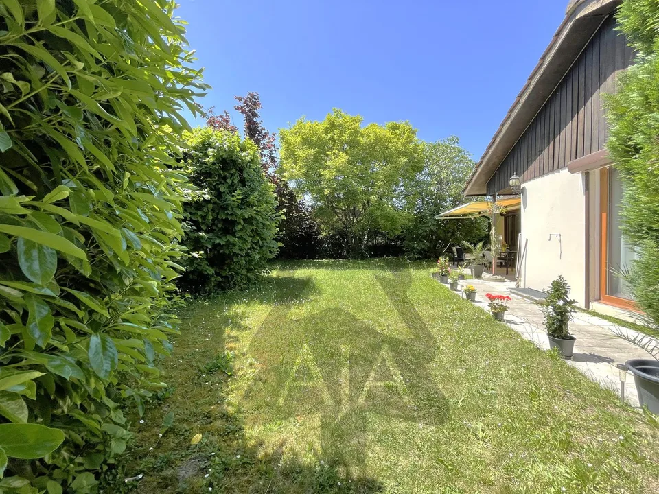 Marin-Epagnier (Latena, à deux pas du Lac), très belle villa ind. de 5,5 p. avec jardin