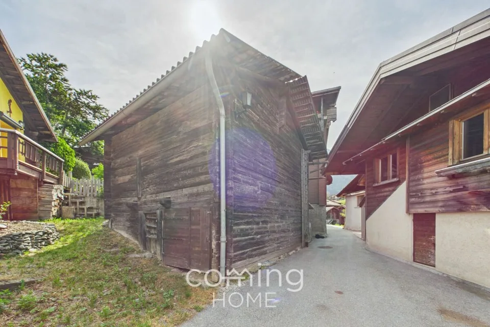 Two-family house in Unterems - chalet charm, panoramic views, flexible use