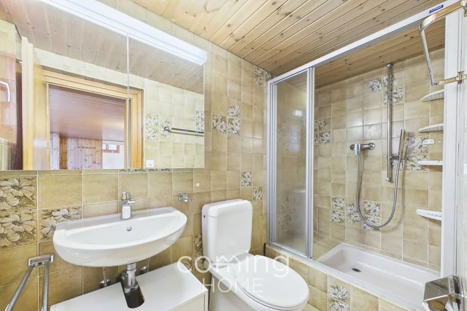 Two-family house in Unterems - chalet charm, panoramic views, flexible use