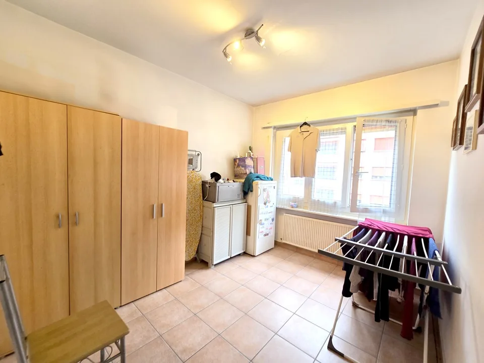 Grand appartement 5,5 pièces au troisième et dernier étage avec terrasse panoramique couverte.
