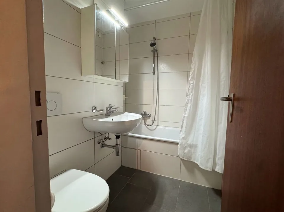 Helle 3 1/2-Zimmerwohnung an ruhiger Lage Nähe Rhein