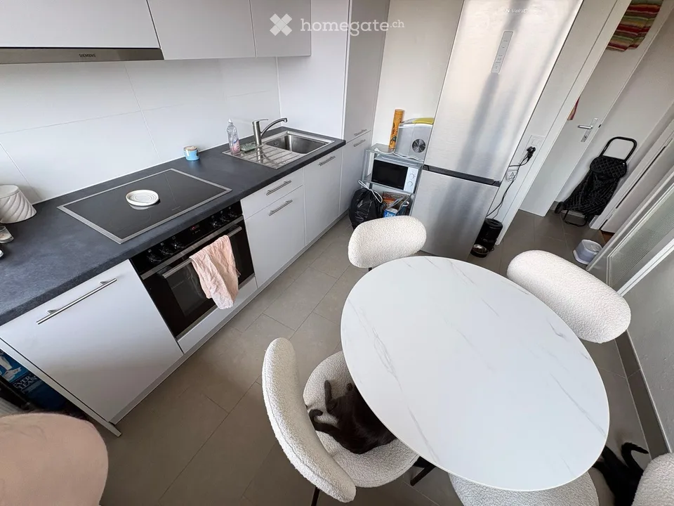Charmantes 3-Zimmer-Apartment im 6. Stock in Genève – sofort verfügbar