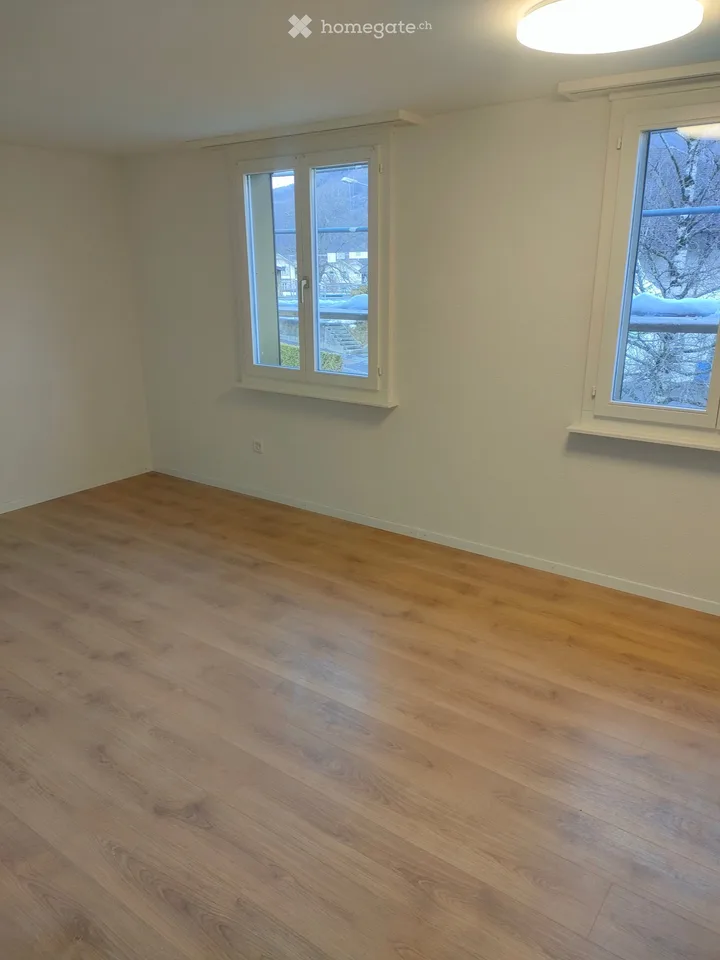 Charmante 3.5-Zimmer-Wohnung in Niederurnen mit Balkon