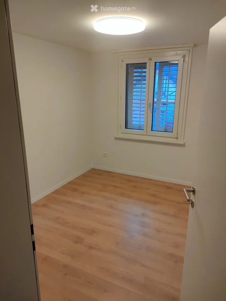 Incantevole appartamento 3.5 locali a Niederurnen con balcone