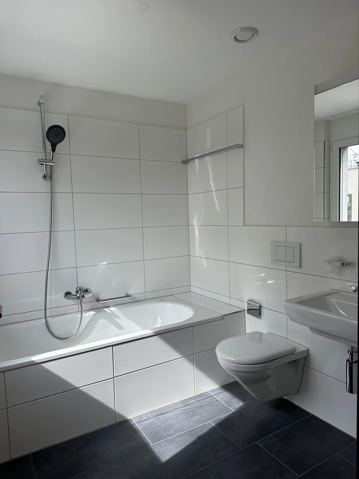 Helle 4.5-Zimmer-Wohnung mit Balkon in Bremgarten