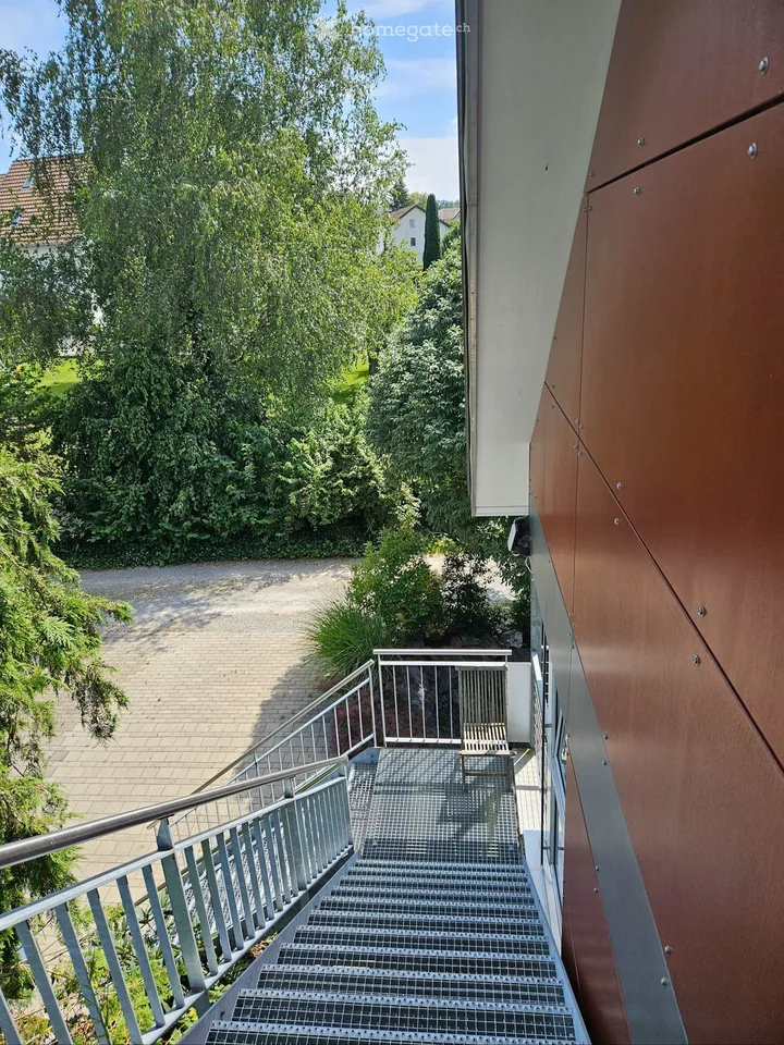Charmant studio mansardé meublé — Oberglatt
