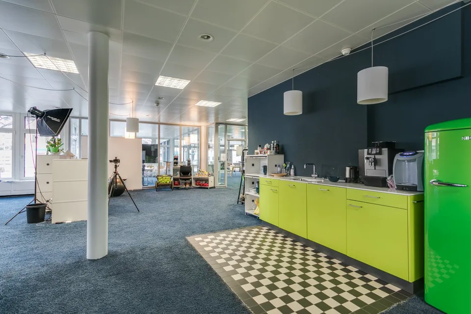 Spazio ufficio moderno al piano terra in una posizione centrale a Rapperswil-Jona