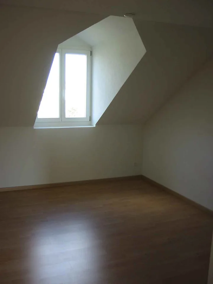 3 Bedroom Attic Apartment with Roof Terrace - in Central Location