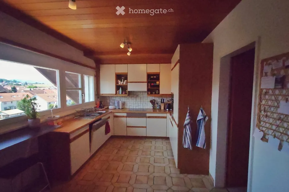 6.5 Zimmer Maisonette in Lupfigmit grosser Terrasse und 2 PP (Tiefgarage)