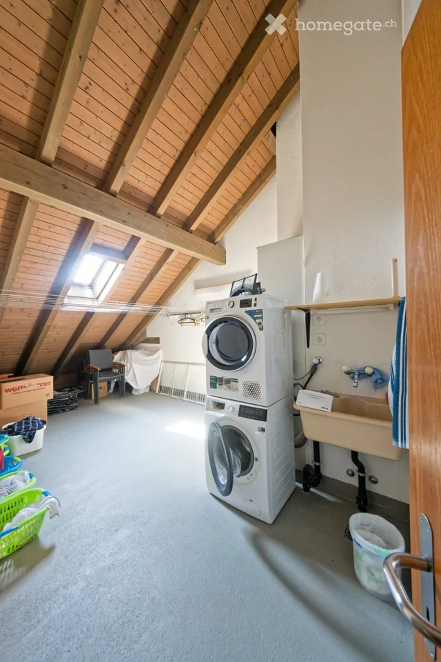 6.5 Zimmer Maisonette in Lupfigmit grosser Terrasse und 2 PP (Tiefgarage)