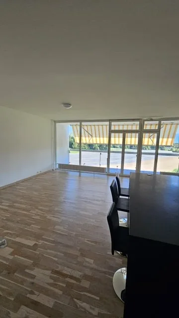 Appartement 3.5 pièces et grande  terrasse à Meyrin avec parking privé et cave