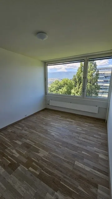 Appartement 3.5 pièces et grande  terrasse à Meyrin avec parking privé et cave