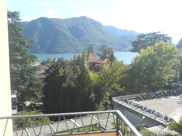 Appartamento di 2.5 locali con balcone a Lugano