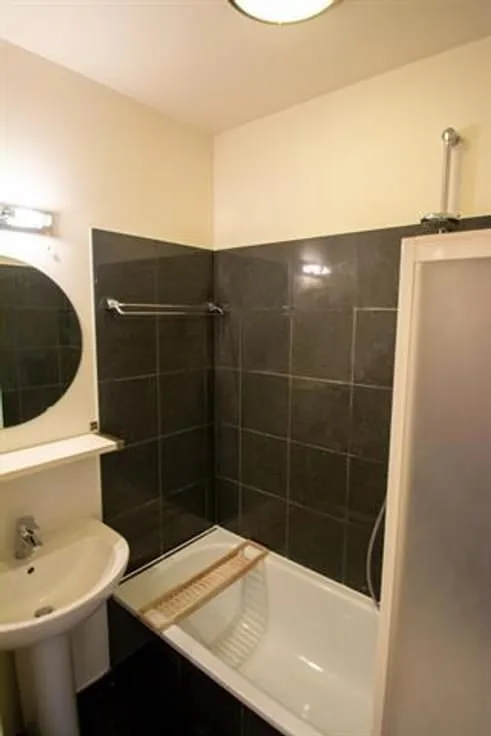 Two-room bright apartment for rent – Avenue de Champel, Geneva