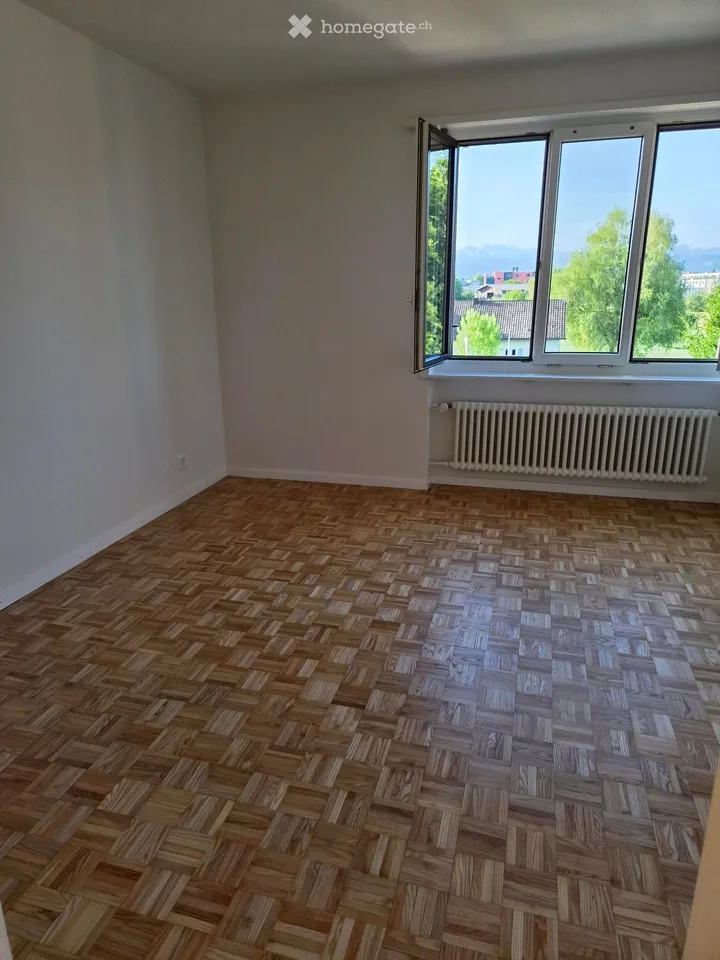 Attraktive 4-Zimmer-Wohnung an ruhiger Lager