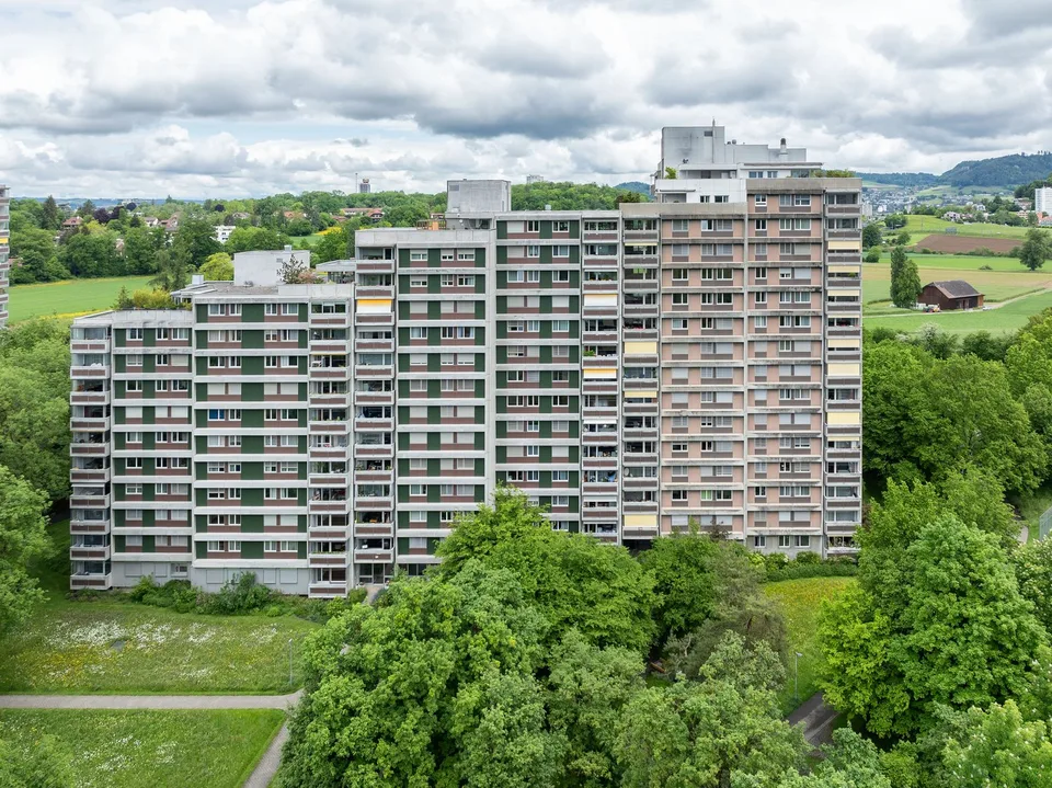 Appartement spacieux 3.5 pièces au 13e étage avec vue lointaine