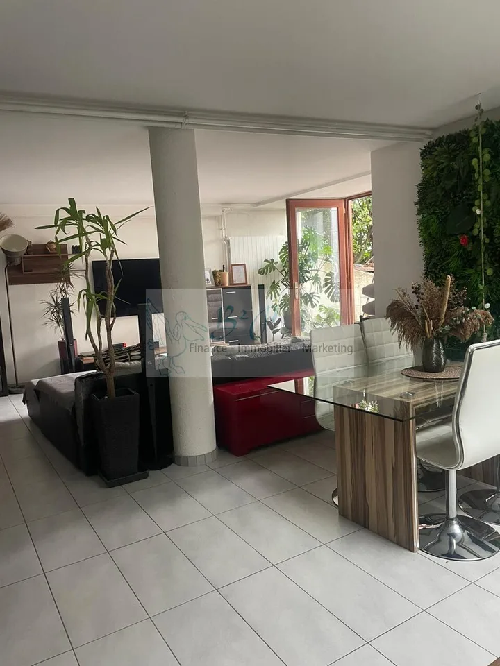 Grand appartement de 2.5 pièces avec jardin privatif