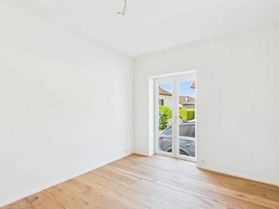 WG-Zimmer in moderner 7.5-Zimmer-Wohnung in ruhiger Lage