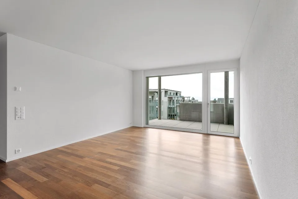 New building with inner courtyard in central location