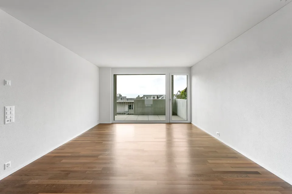 New building with inner courtyard in central location