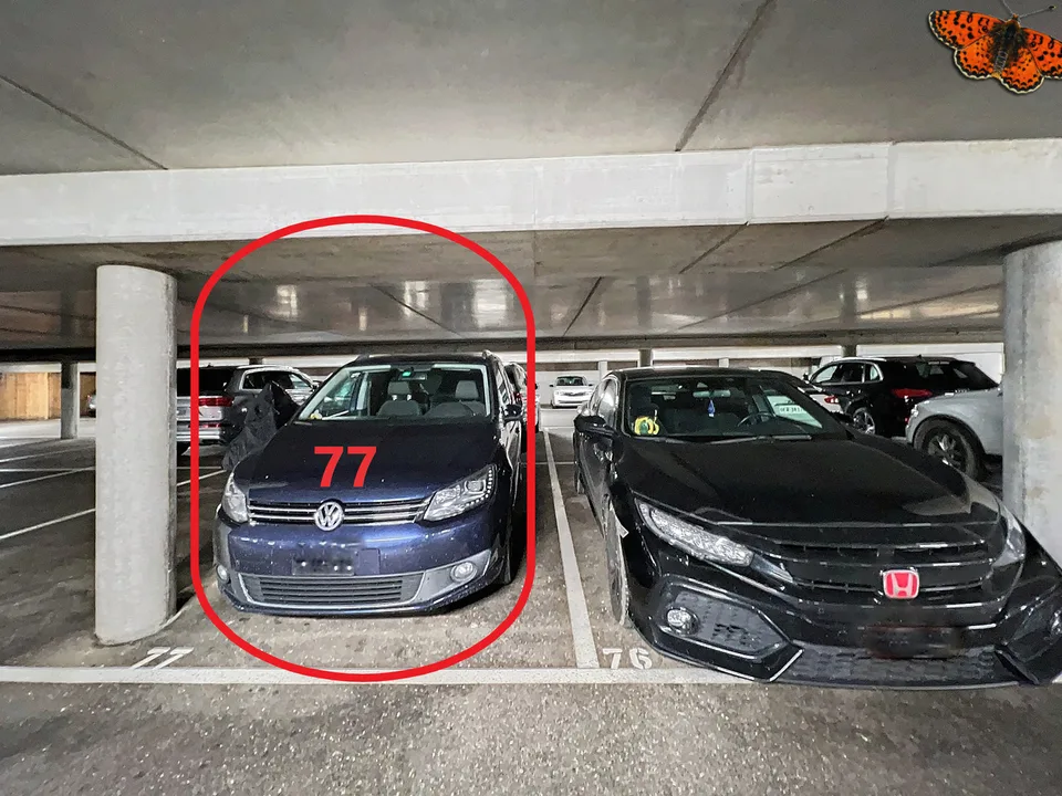 BELFAUX - Place de parc voiture intérieure