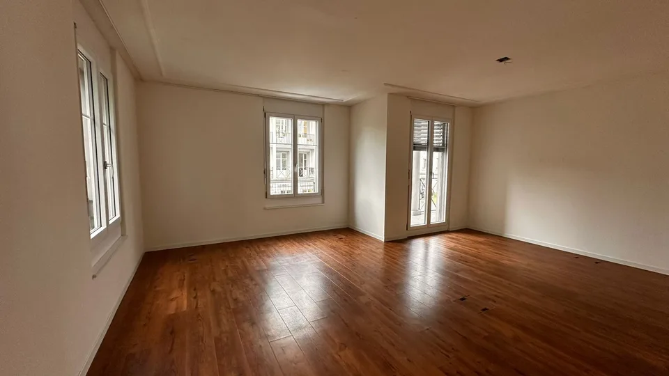 Bureau lumineux à Dübendorf
