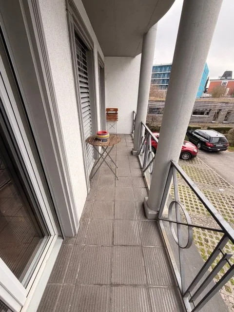Bureau lumineux à Dübendorf