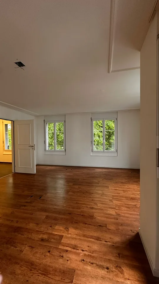 Bureau lumineux à Dübendorf