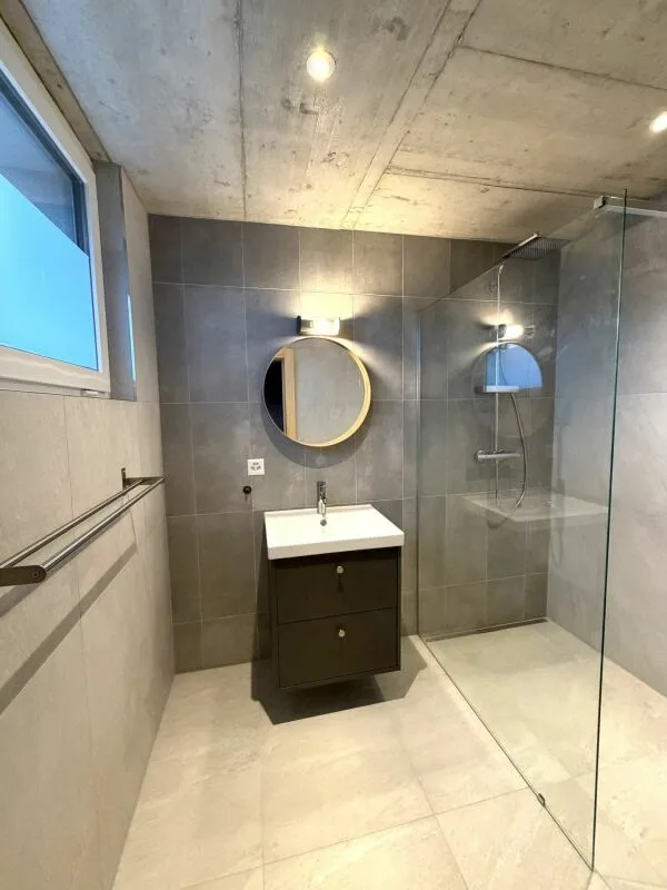 Attika von hohem Standard mit neuer Terrasse und 2 Suiten