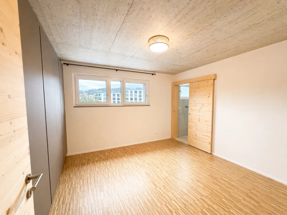Attika von hohem Standard mit neuer Terrasse und 2 Suiten