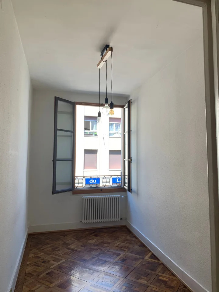 RUE DES PAQUIS - Appartamento di 5 locali al 2° piano